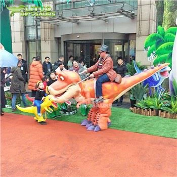 Tegnefilm dinosaur kostume rides